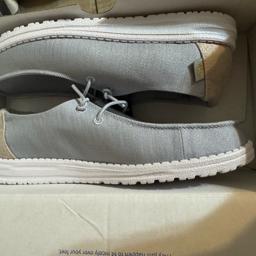 New with tags Women’s Wendy Glitter Hey Dude in Smokey Quarts